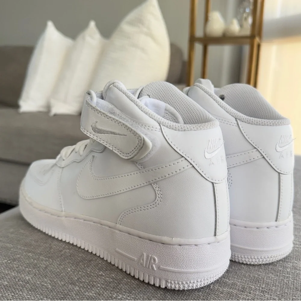 NIKE AIR FORCE 1 MID White High-Top Sneakers - Picture 8 of 9